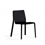 mitab layer -  Layer is een lichtgewicht en functionele houten stoel. De unieke productiemethode waarbij twee lagen worden gecreëerd.